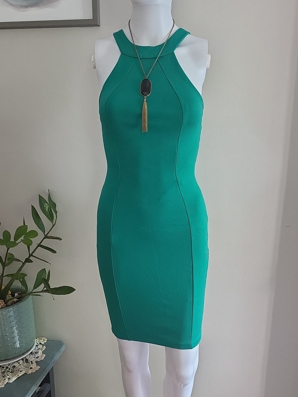 Sleeveless Emerald Green Sheath Dress
